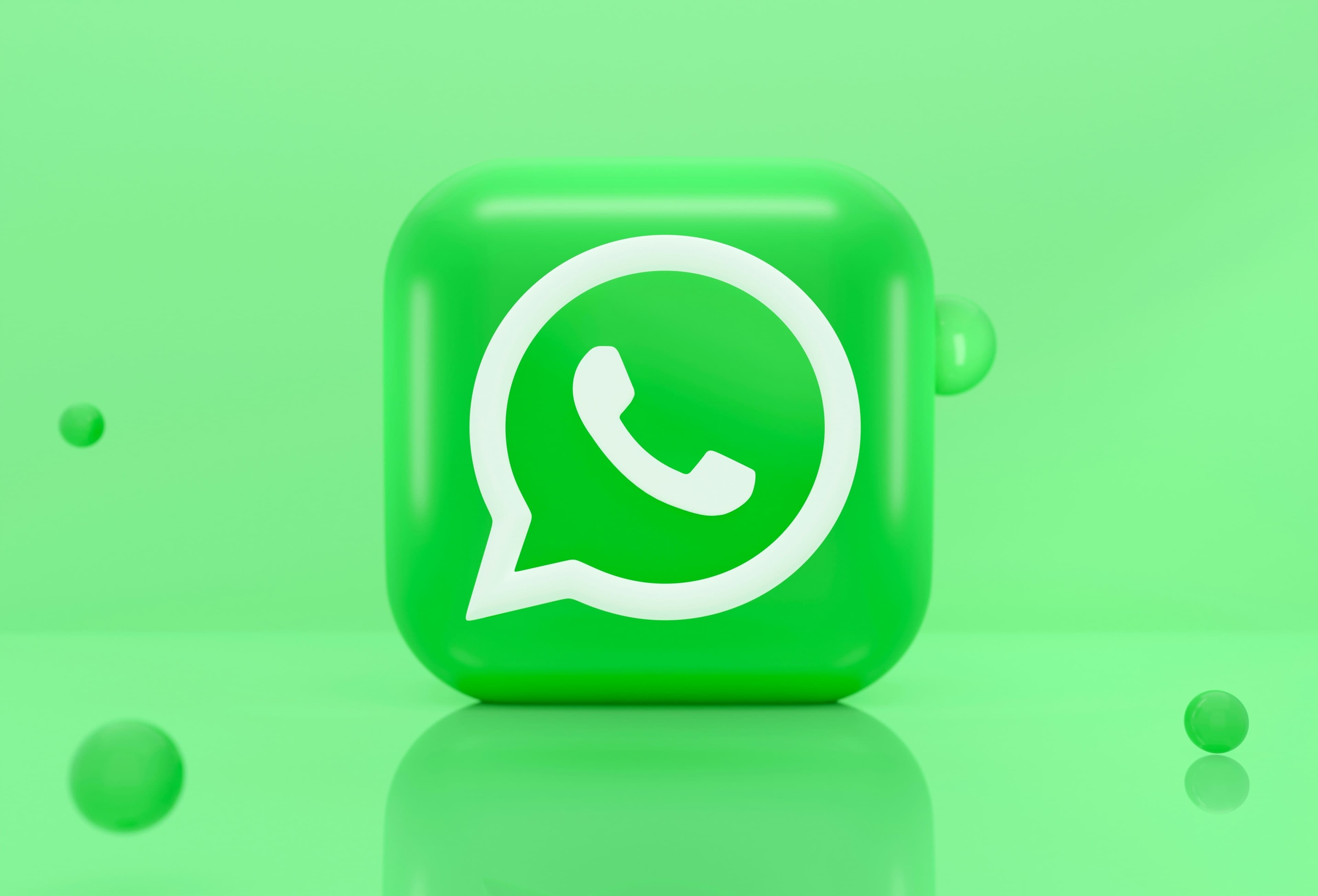 Pourquoi les statuts WhatsApp sont un canal publicitaire sous-estimé en 2025
